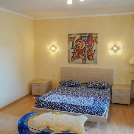 Apartment Triokhsviatytelskaya Street 3 基輔 外观 照片
