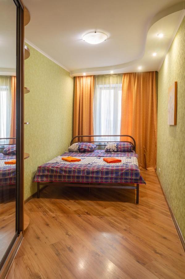 Apartment Triokhsviatytelskaya Street 3 基輔 外观 照片