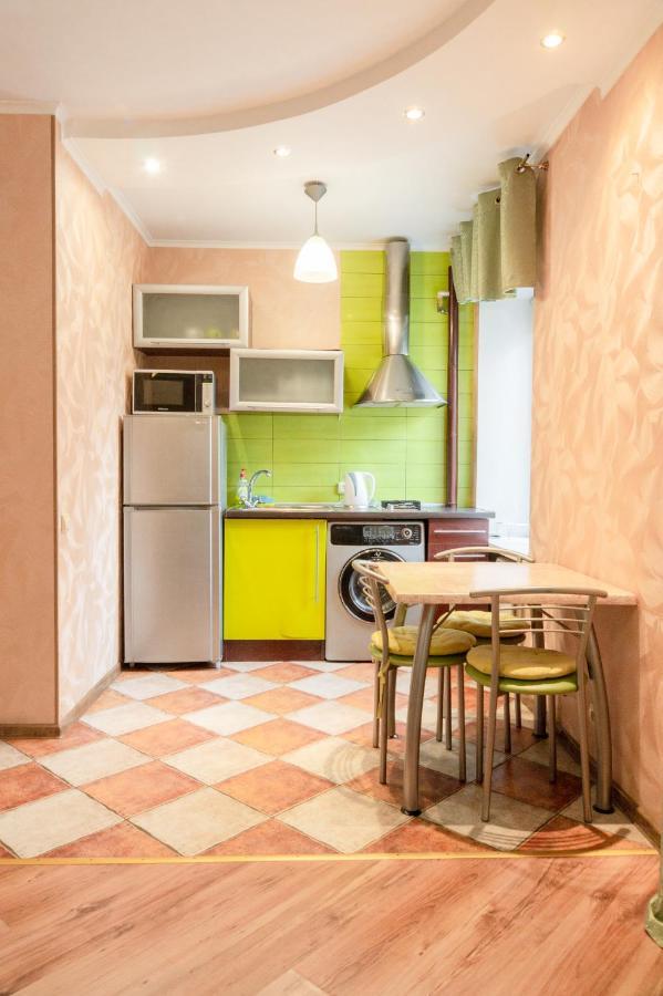 Apartment Triokhsviatytelskaya Street 3 基輔 外观 照片