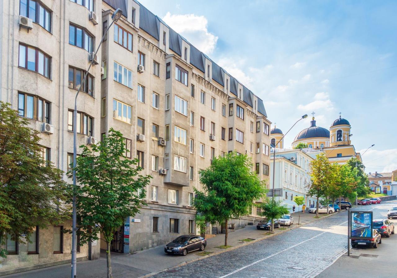 Apartment Triokhsviatytelskaya Street 3 基輔 外观 照片