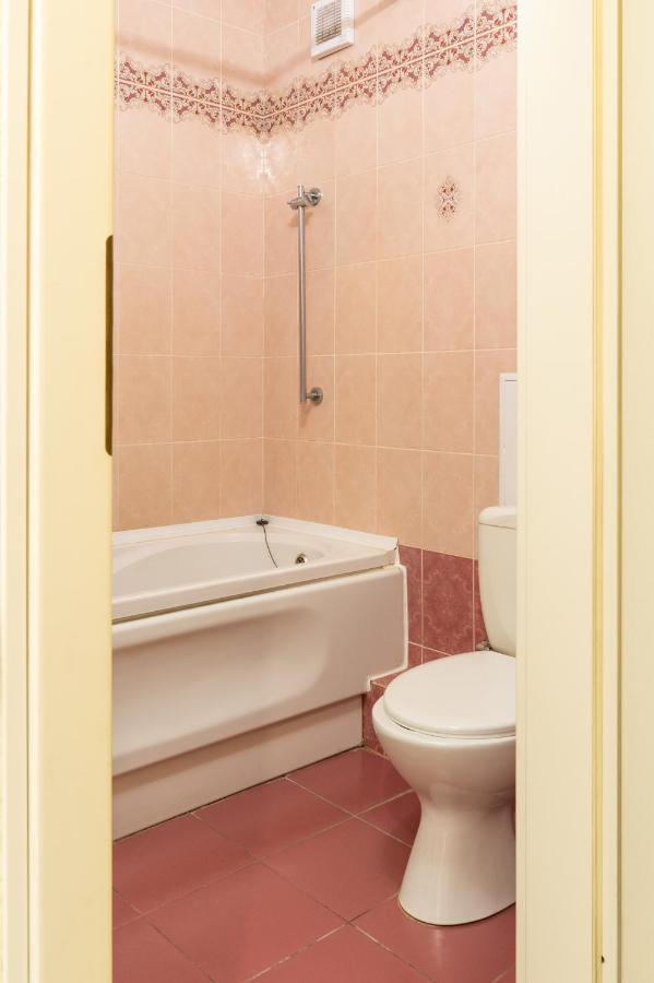 Apartment Triokhsviatytelskaya Street 3 基輔 外观 照片
