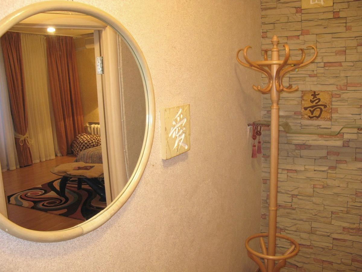 Apartment Triokhsviatytelskaya Street 3 基輔 外观 照片