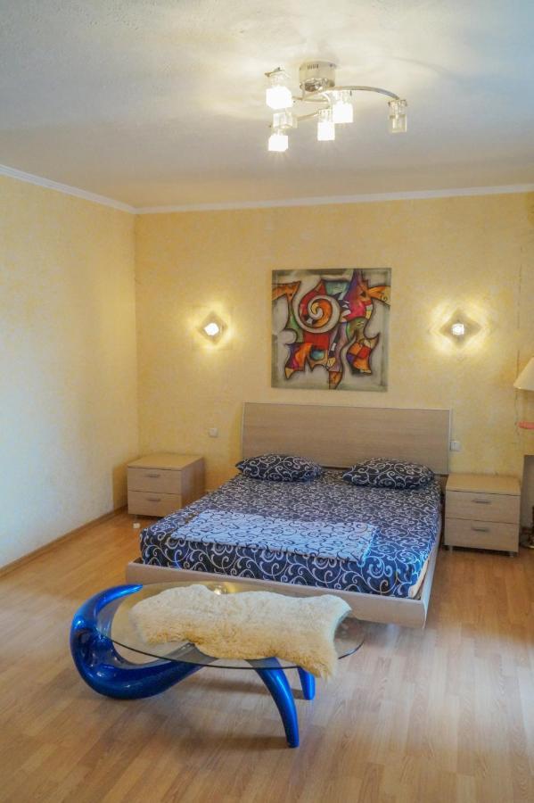Apartment Triokhsviatytelskaya Street 3 基輔 外观 照片