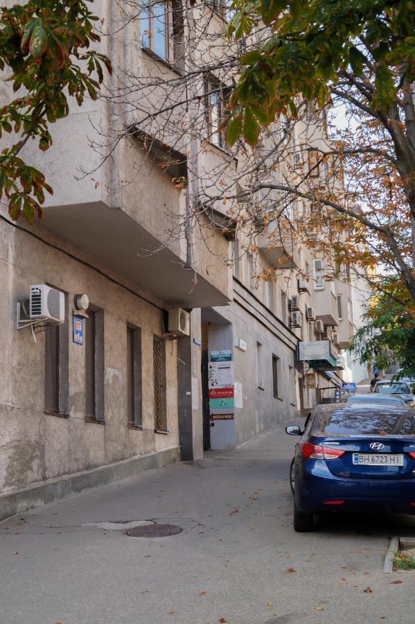 Apartment Triokhsviatytelskaya Street 3 基輔 外观 照片